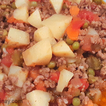 one pan ground beef and potatoes with tomato sauce