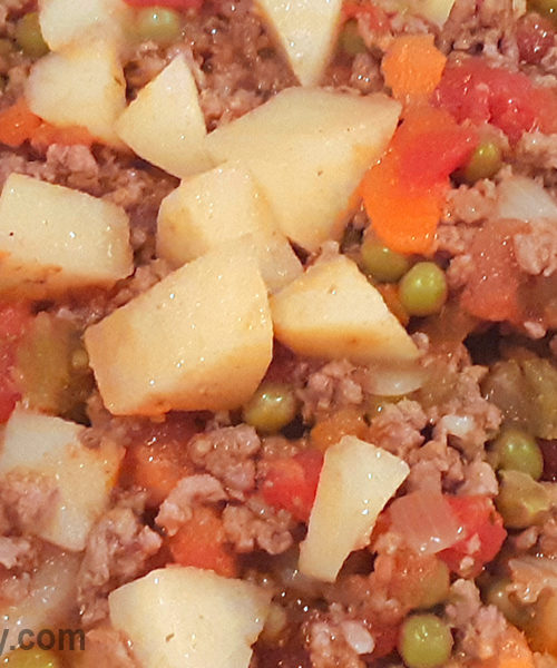 one pan ground beef and potatoes with tomato sauce